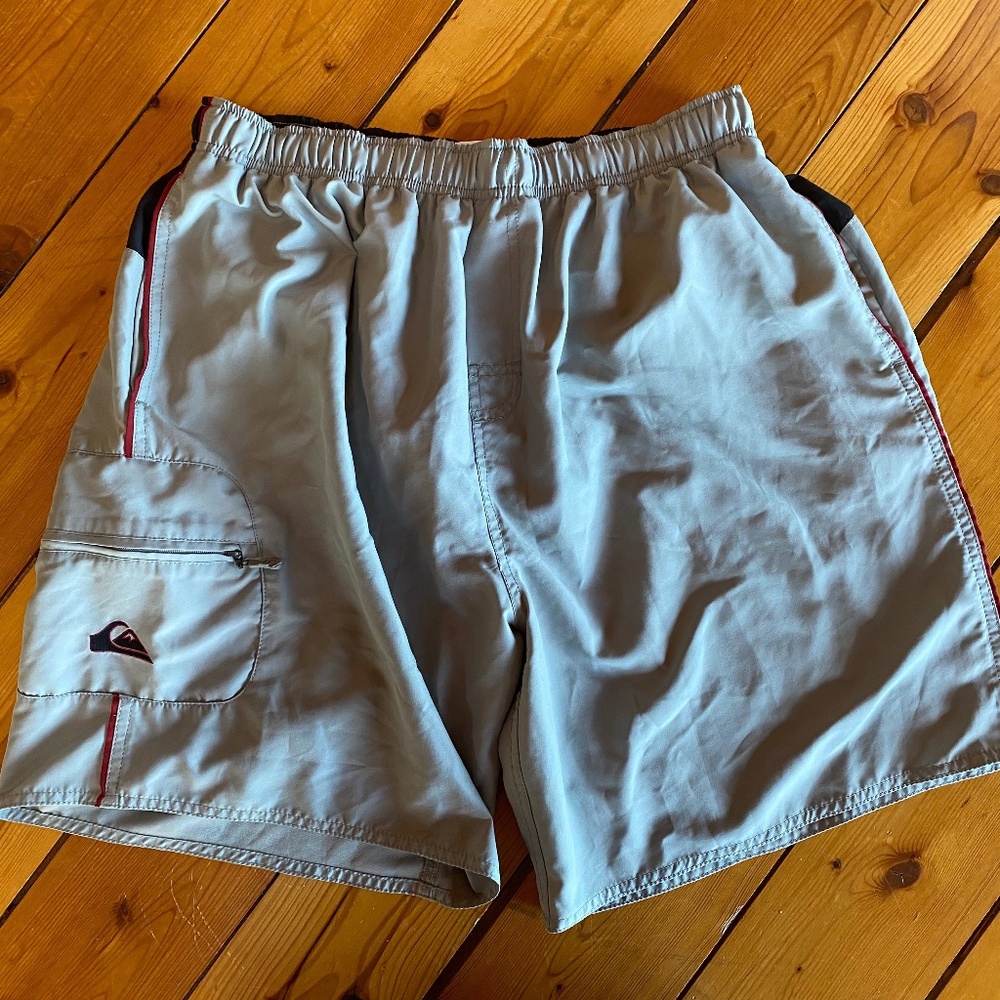 Men's Quiksoilver Board Shorts Trunks With Mesh Liner ~ Size Large ~ Zip Pocket